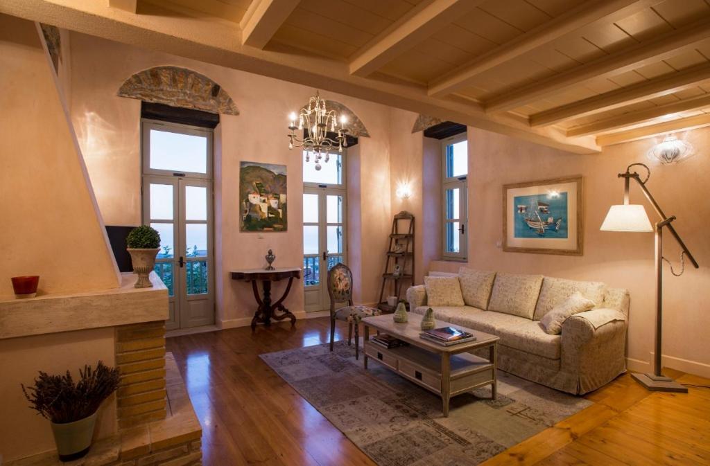 Kyparissia Old Town Lodge With Amazing Sea View Extérieur photo