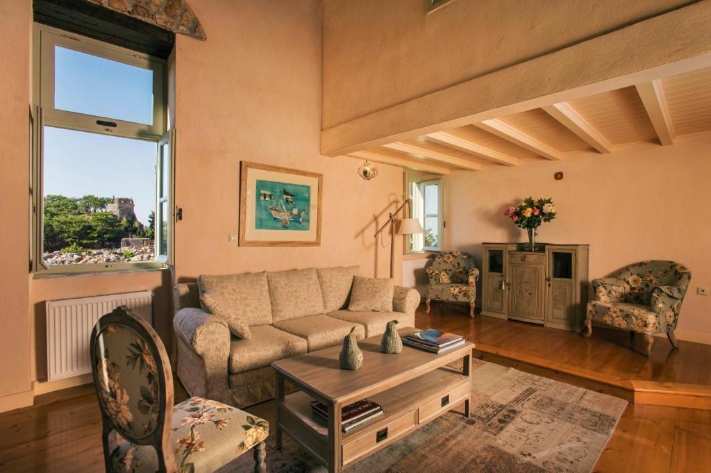 Kyparissia Old Town Lodge With Amazing Sea View Extérieur photo